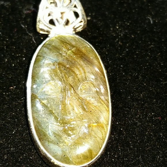 .925 Silver Carved Labradorite Face Pendant - Picture 7 of 8